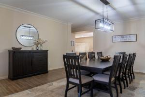 OFF THE STRIP 5Bed 3bath with private salt pool and hot tub and EV station