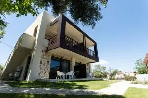 Marineiko Luxury Apartments - Xiropótamon