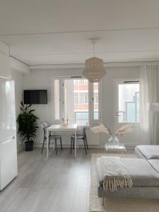 Modern one bedroom Apartment with Sauna near Airport