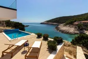 Casa Del Sol - Zena Glava