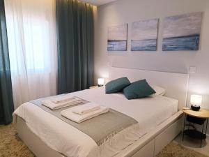 211 Apartamento moderno com vista para a piscina no centro da cidade