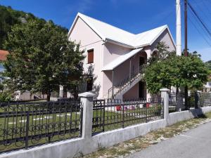 Ivana - 4hvězdičkové hotely ve městě Cetinje