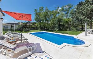 Stunning Home In Labin With Wifi, 6 Bedrooms And Outdoor Swimming Pool