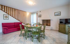 3 Bedroom Cozy Home In Albarella Ro