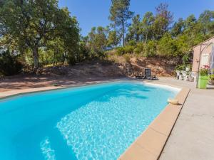 Villas Beautiful Villa in Vidauban with Swimming Pool : photos des chambres