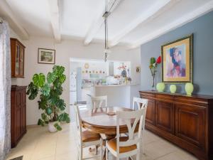 Villas Beautiful Villa in Vidauban with Swimming Pool : photos des chambres