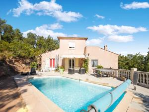 Villas Beautiful Villa in Vidauban with Swimming Pool : photos des chambres