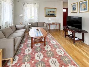 6 person holiday home in YNGSJÖ, SVERIGE-By Traum