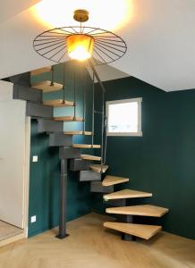 AU COEUR DE VANNES - VUE SUR LES REMPARTS - 2 CH