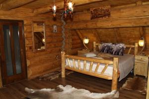 Double Room with Balcony room in Vadul Lupilor