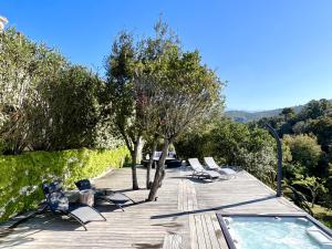 F2 avec jacuzzi, pétanque, à 3 min mer, dans grande propriété