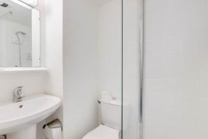 Hotels Rev'Hotel : photos des chambres
