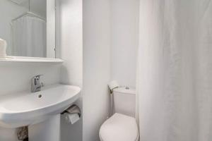 Hotels Rev'Hotel : photos des chambres