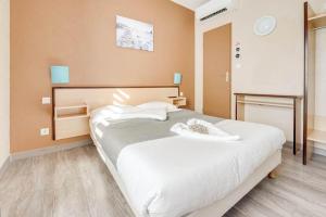 Hotels Rev'Hotel : photos des chambres
