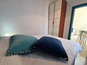 Casa Cicì a 50 mt dal mare nel budello di Finale