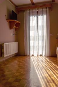 Apartments Maja by the river