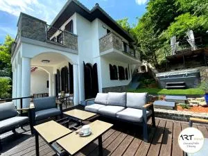ARTtrend Luxury Villa - 蒂豪尼