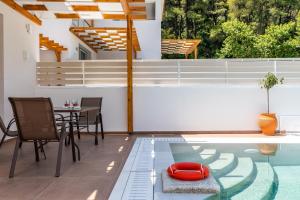 AGNONTAS LUXURY VILLAS