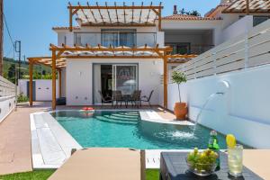 AGNONTAS LUXURY VILLAS