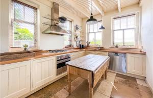 Amazing Home In Graauw