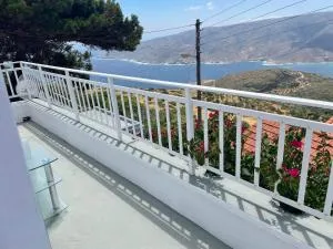 Traditional SeamansHouse Kochilos - Kochilos