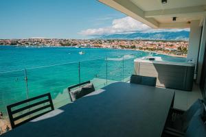 Kaneo beach hotel Novalja