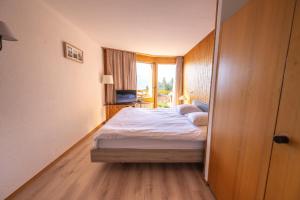 Double Room with Mountain View room in Appart'Hôtel & Résidence Eden