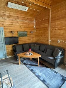 Three-Bedroom Cottage room in Levajok Fjellstue Adventures