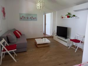 Apartment Little House