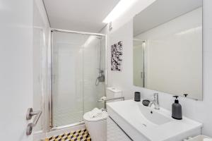 Almada Luxurious Duplex by DAHOME