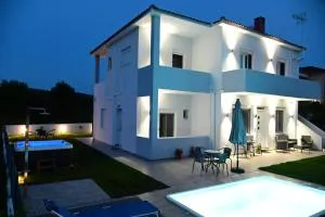 BIG BLUE HOTEL - 皮特勒奥斯