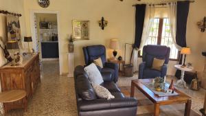 Benitachell - Villa - Sleeps 4 - Pool - Parking