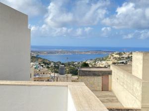 Penthouse "Maltese scent"