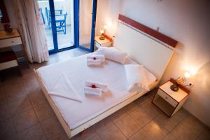 Dreams Apartments - Katelios,Santa Barbara beach