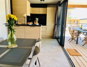 Maisons de vacances Le COTTAGE Baulois-Entre MER et NATURE- Plages- Tout a velo ou a pied- PISCINE couverte : photos des chambres