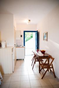 Dreams Apartments - Katelios,Santa Barbara beach