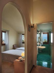 Double or Twin Room with Sea View