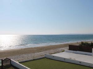 Panorama Beach House, 5 meters to the sea