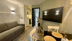Appartements MC Tourisme - Splendide & cosy appartement avec piscine, tennis & parking : photos des chambres