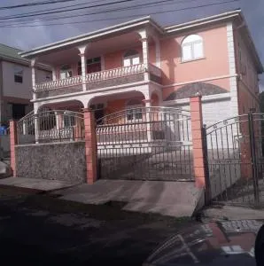 Elue's Inn - Pont Cassé