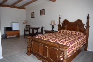 BUTTERFIELD STAGE MOTEL - Mimbres