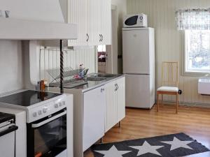 11 person holiday home in HÖGSÄTER-By Traum