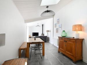 Maisons de vacances Maison Les Portes-en-Re, 3 pieces, 4 personnes - FR-1-434-98 : photos des chambres