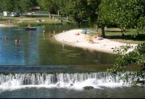 Maisons de vacances Domaine Jasmin, 6 Gites typiquement Charentais avec Piscines : photos des chambres