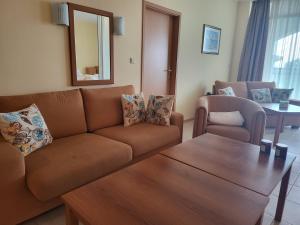 "Красавиците тъмнокоси" Sunset Resort Pomorie