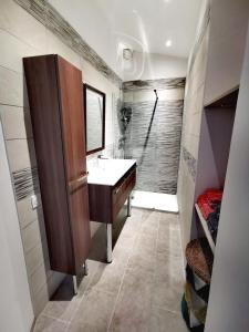 Maisons de vacances Maison de village proche commodites : photos des chambres