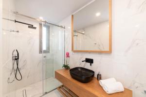 Villa Ampela by PosarelliVillas