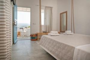 Antiparos 84007, Greece.