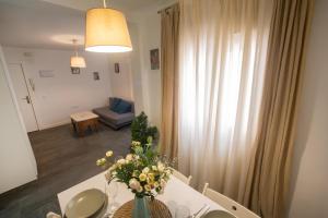 Holidays2Malaga Alta City center Renovated 2 bedrooms apartment WiFi - 3-gwiazdkowe hotele w mieście Malaga