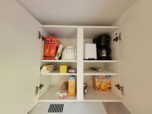 Appartements Au 27 Repaire du soleil, T3 RD Jardin avec piscines : photos des chambres